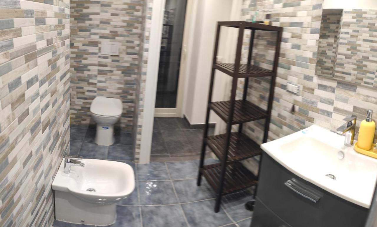 New Little House Hotel Naples Luaran gambar